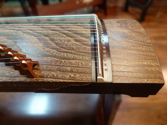 Mishimaya Collection 50-year old Paulownia Guzheng (Made in Japan) 三島屋