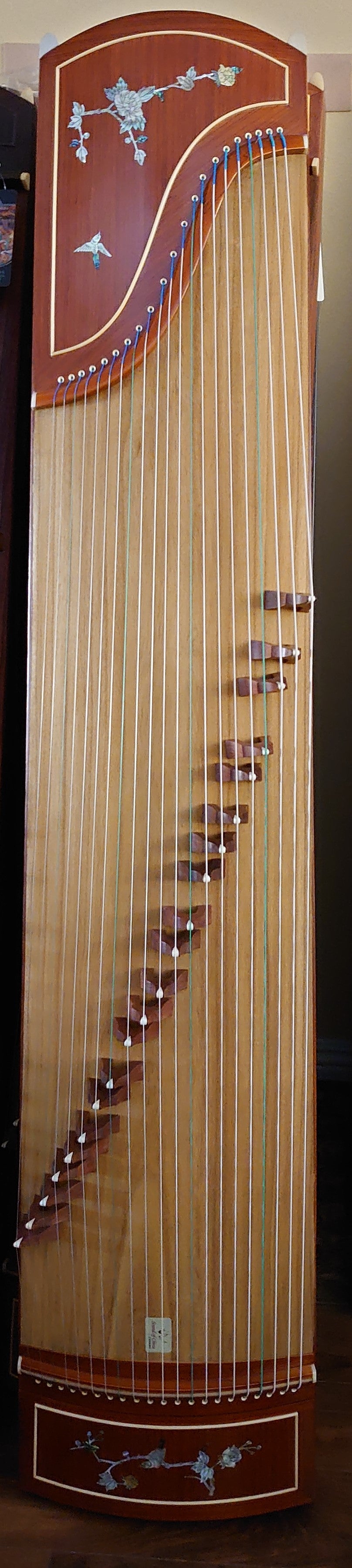 Tiansheng Rosewood Guzheng with Mother-of-Pearl Inlay "Morning Dew"