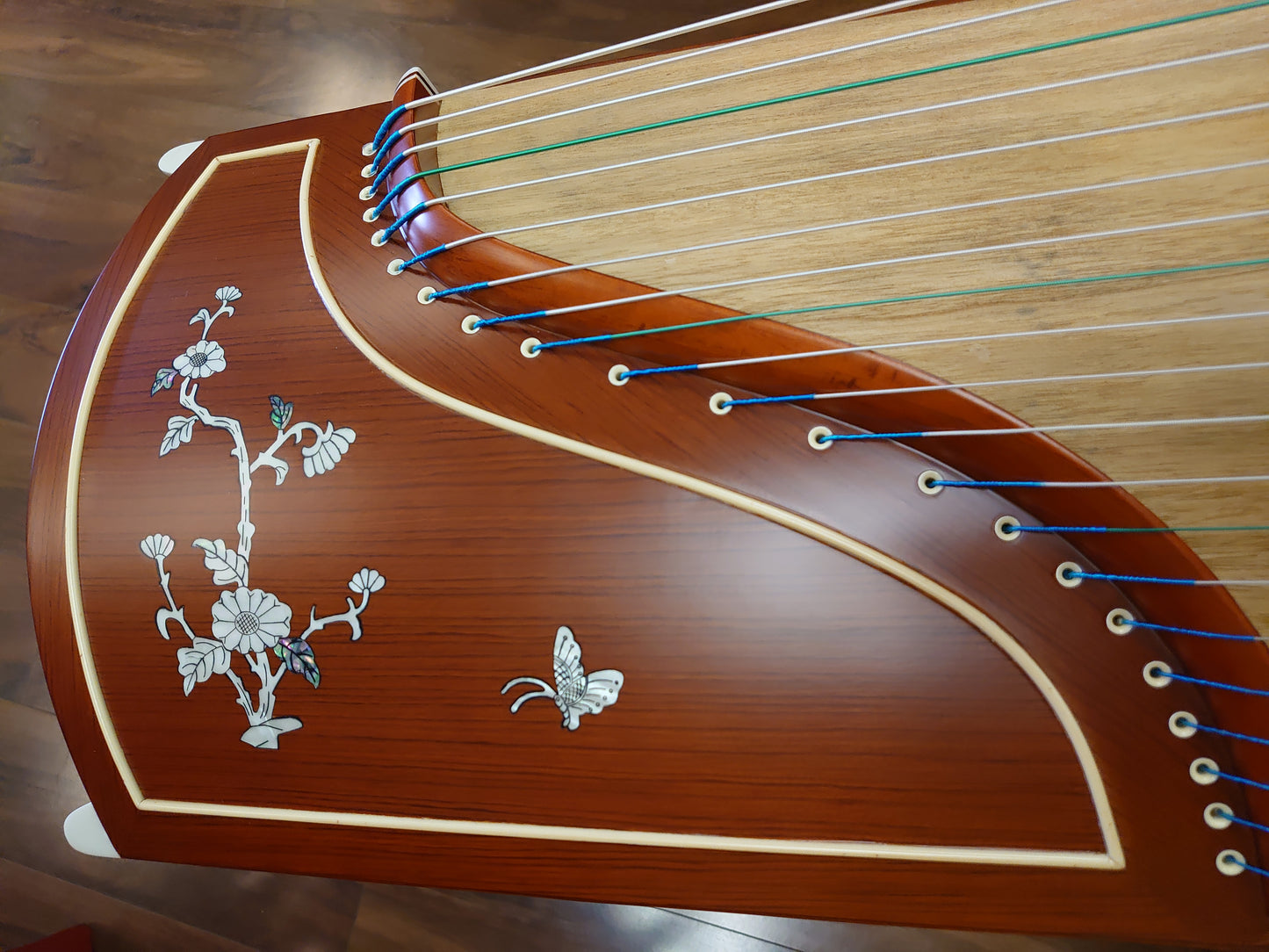 Tiansheng Rosewood Guzheng with Mother-of-Pearl Inlay "Morning Dew"