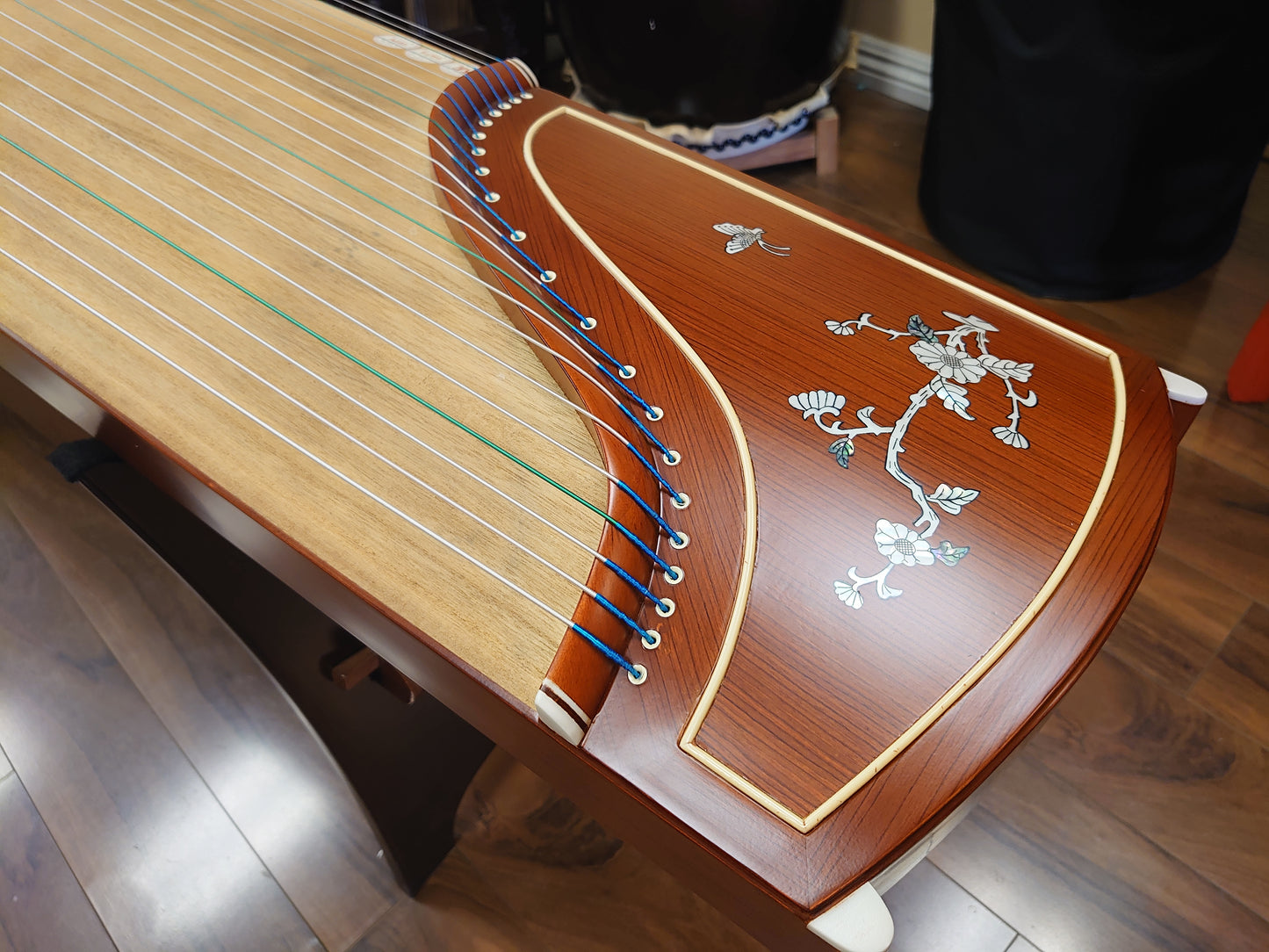 Tiansheng Rosewood Guzheng with Mother-of-Pearl Inlay "Morning Dew"